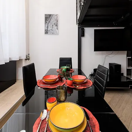 Moderno Loft A 150mt Dalla Metro 